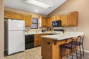 冰箱、微波炉、烤箱、炉灶