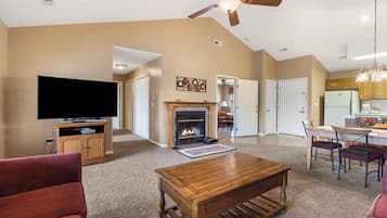 Smart TV, fireplace