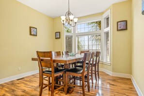 Dining - Alder Breeze & 8 Quiet Acres (Neotsu)