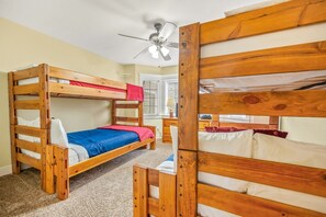 5 chambres, fer et planche à repasser, Wi-Fi gratuit, draps fournis