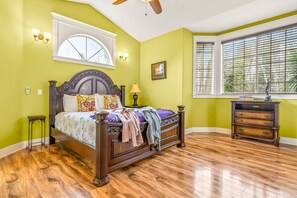 5 bedrooms, iron/ironing board, free WiFi, bed sheets