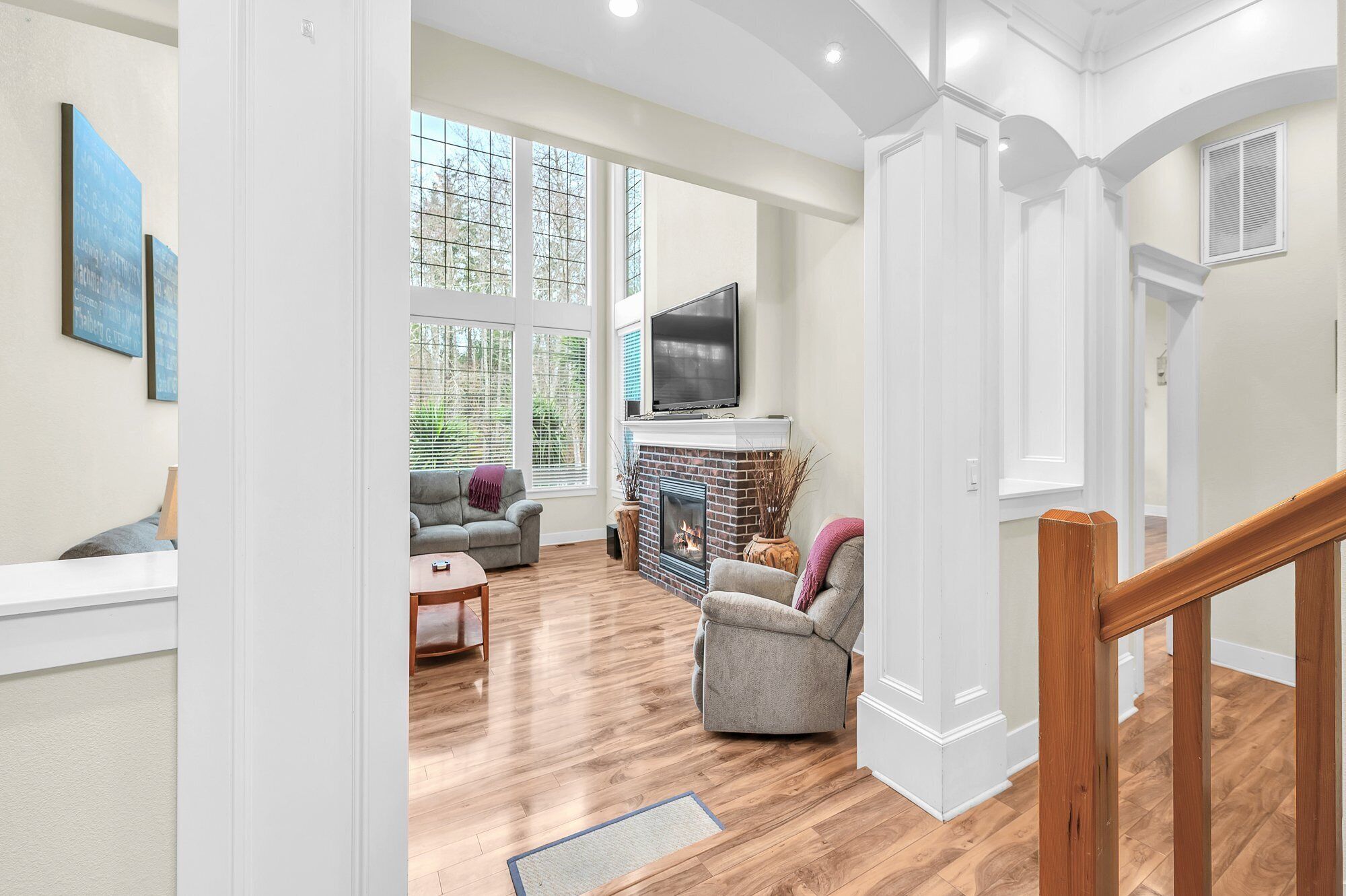 Smart TV, fireplace, video games, DVD player