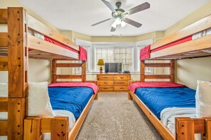 5 室のベッドルーム、アイロン / アイロン台、WiFi (無料)、ベッドシーツ