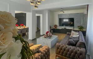 TV, table tennis - 4 bedroom nice home in Gornji Vinjani (Gornji Vinjani)