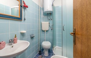 Douche, sèche-cheveux