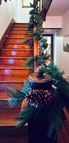 Spacious Historic Home: 4 bedrooms, 2.5 bath