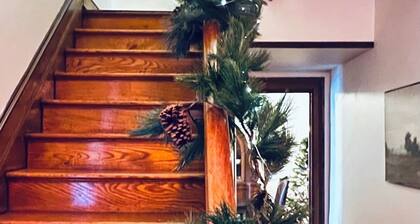 Spacious Historic Home: 4 bedrooms, 2.5 bath