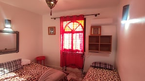 Unclassified image, 4 of 5, button - Peace Hotel (Marrakech)