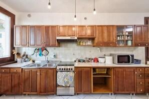 Full-sized fridge, stovetop, toaster, cookware/dishes/utensils - Villa Jolly Venezia (Mestre)