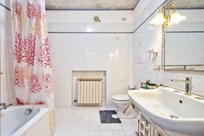 Shared bathroom - Villa Jolly Venezia (Mestre)