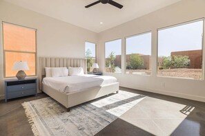 3 soverom, skrivebord, strykejern/-brett og wi-fi (inkludert)