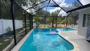 Piscine extérieure, piscine chauffée