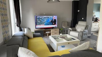 Smart TV, computer monitors
