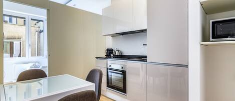 Fridge, microwave, oven, stovetop