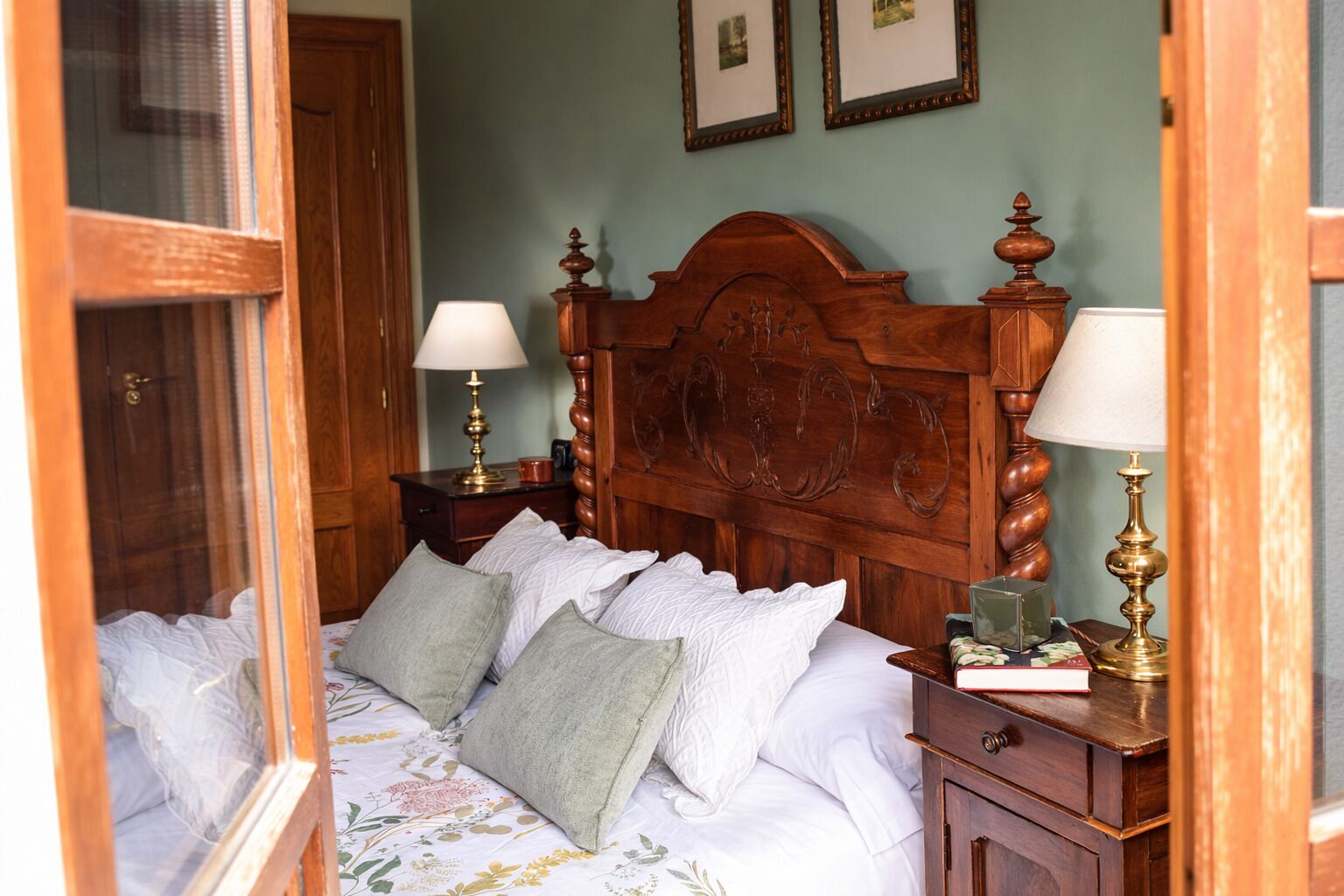 4 chambres, fer et planche à repasser, lit parapluie, Wi-Fi gratuit