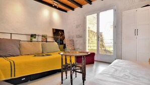 Unclassified image, 5 of 21, button - Amazing home in Villeneuve-Les-Avignon with WiFi (Villeneuve-Les-Avignon)