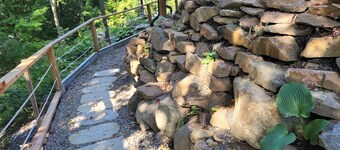 Peaceful Mountain Side Appartment Fully Equiped and Close to Many Activities