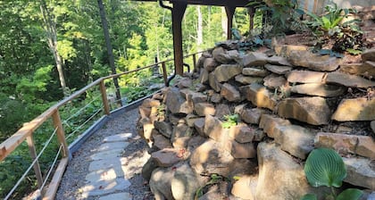 Peaceful Mountain Side Appartment Fully Equiped and Close to Many Activities