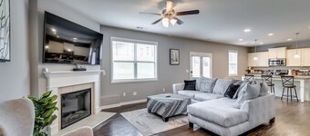 ♛Greywind Retreat ~ 5★ Location ~ Office ~ Parking