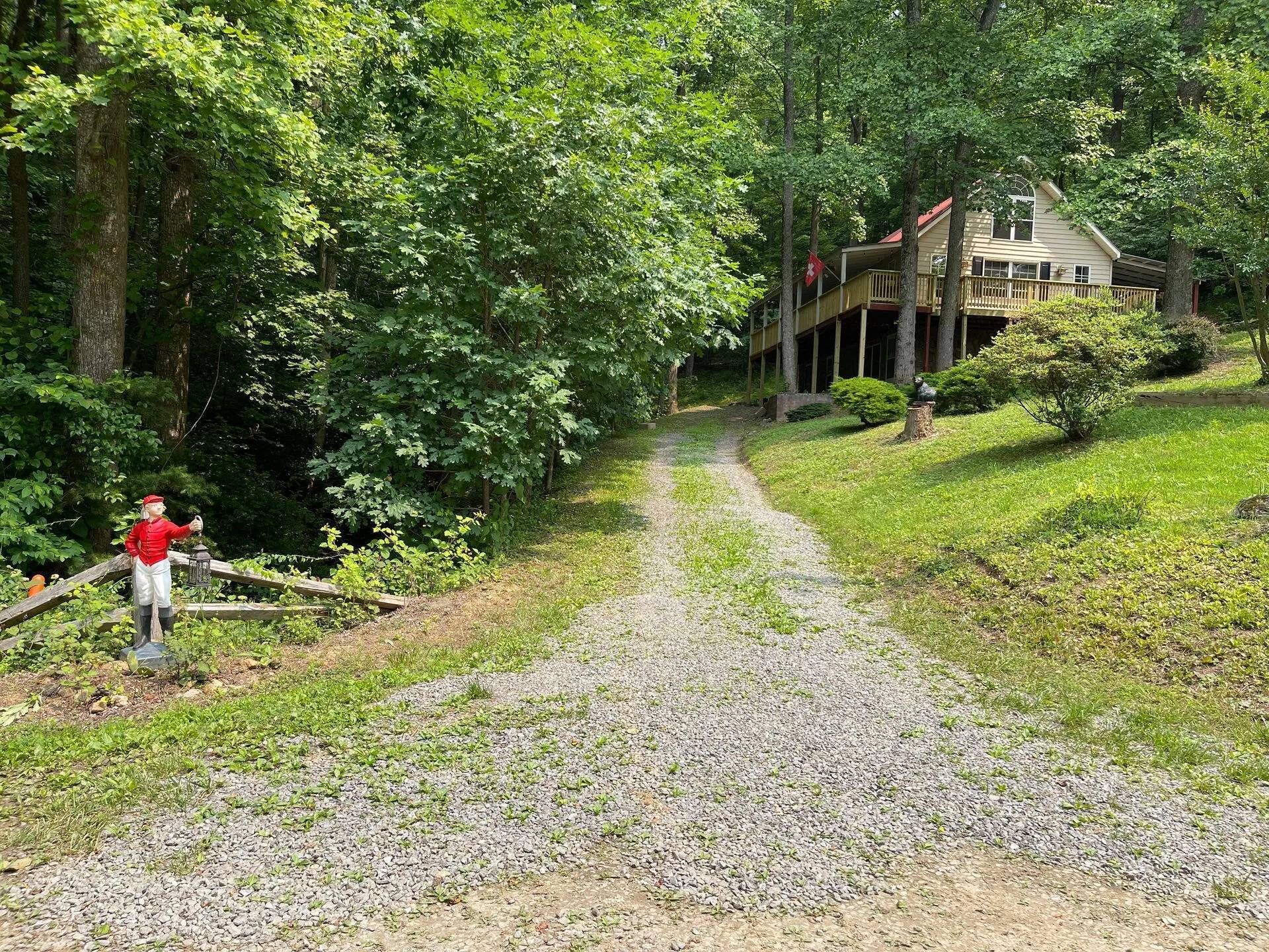 Beautiful Private Mountain home located in Cana, VA