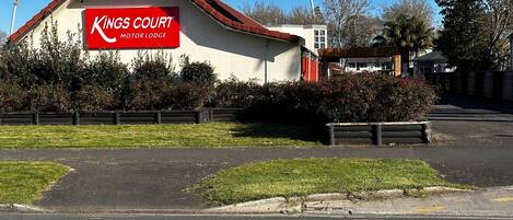 Bagian depan properti