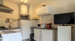 Fridge, microwave, oven, toaster