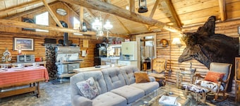 Remote Escape: Klamath Falls Cabin By Lake & Hikes