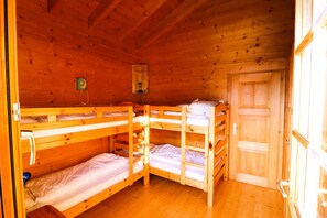 3 bedrooms, Internet - Charming chalet for 8 people with a large terrace and a balcony with garden furniture.Interior : app (St-Luc)
