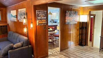 TV, fireplace, streaming services