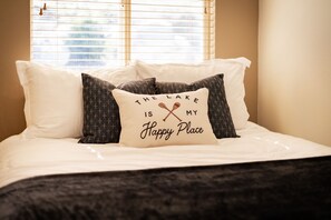 2 habitaciones, tabla de planchar con plancha y cuna de viaje 