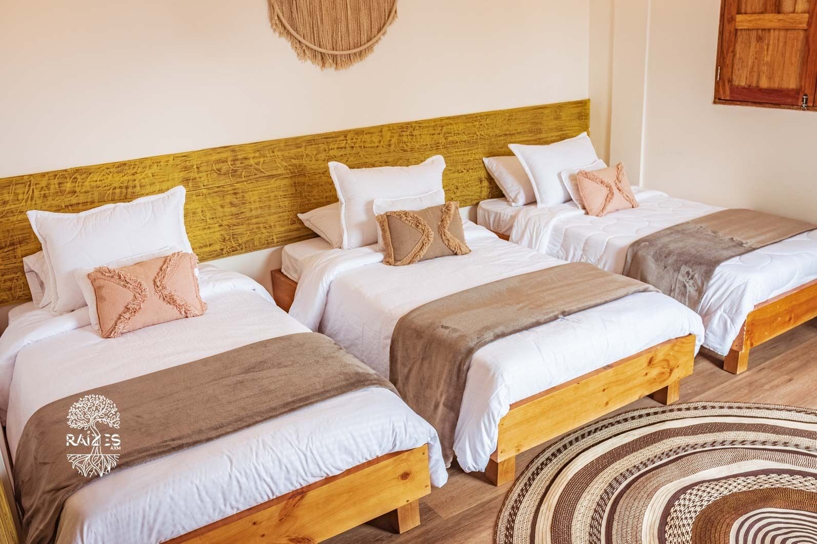 5 多间卧室、办公桌、旅行婴儿床、免费 WiFi