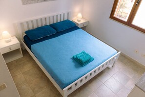 2 bedrooms, iron/ironing board, bed sheets - GuestHost - Calasetta Comfy Apartment x5 - w/ Terrace (Calasetta)