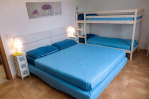 2 bedrooms, iron/ironing board, bed sheets