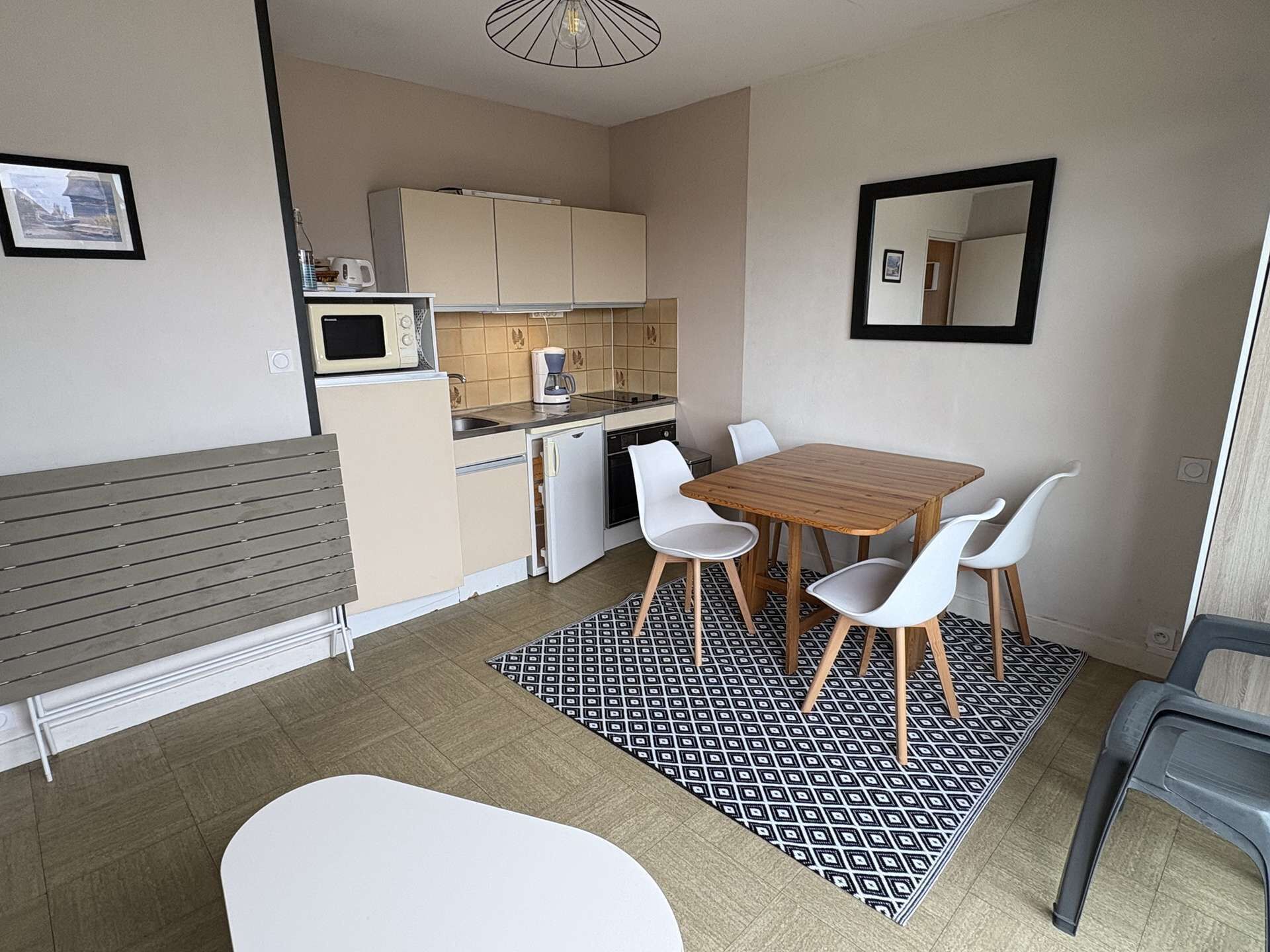 Fridge, oven, cookware/dishes/utensils