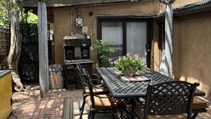 تناول الطعام بالخارج
