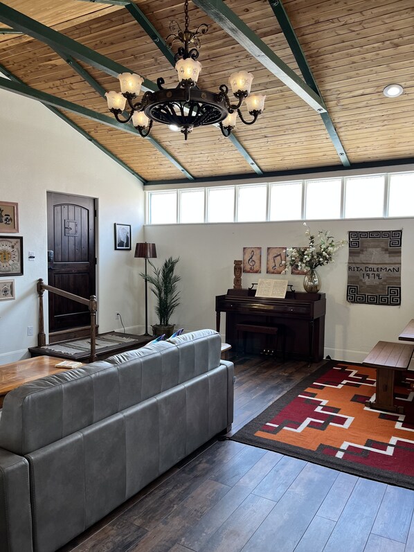 Interior - Located within in Old Town Albuquerque
Walking Distance to shops and museums (Albuquerque)