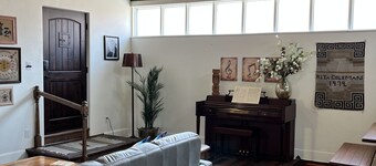 Located within in Old Town Albuquerque  
Walking Distance to shops and museums 