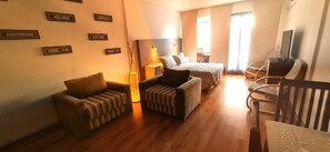 1 chambre, coffres-forts dans les chambres, bureau