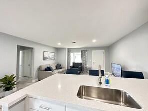 Apartment | Living area | Smart TV, Netflix, Hulu, streaming services - Alloggio Hard Rock Casino (Fort Lauderdale)