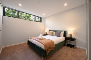 3 bedrooms - Le Soleil | The Sun-Inspired Luxury Apt (Neutral Bay)
