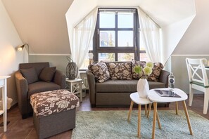 Fernseher, DVD-Player, Stereoanlage