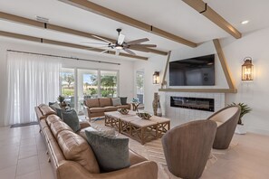 Télévision, table de tennis de table