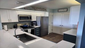 Unclassified image, 3 of 36, button