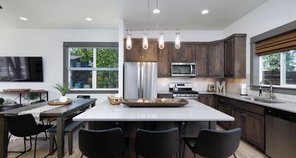 Modern home w/garage converted game room!