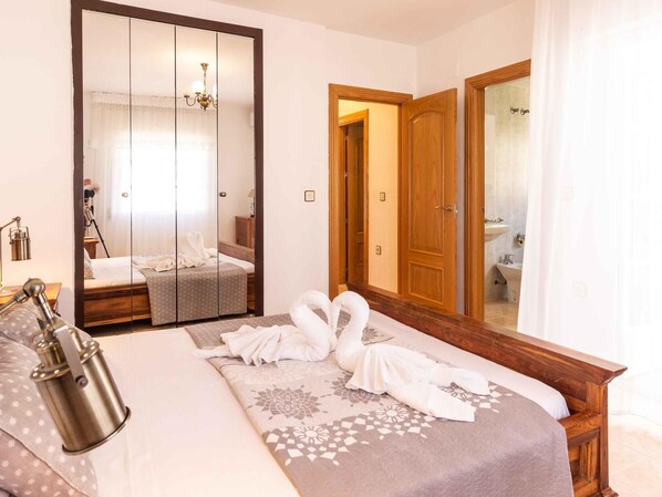 3 chambres, accès Internet, draps fournis