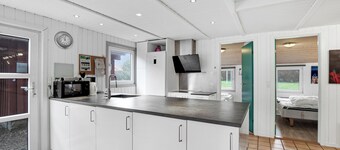 Einladendes Poolhaus mit Meerblick - Einladendes Poolhaus mit Meerblick