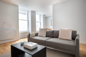 TV, stereo - Stylish Bayswater 1BR, nr Hyde Park & Transport, by Blueground (London)