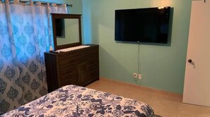 1 bedroom, in-room safe, iron/ironing board, travel cot