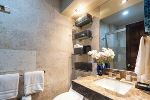 Bathroom - Breathtaking ocean views, quiet, penthouse 7 (Puerto Vallarta)
