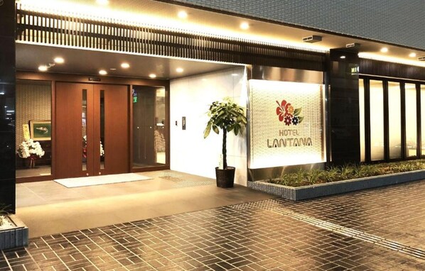 Exterior detail - Spacious space of 23 square meters Hollywood T / Osaka Ōsaka (Osaka)